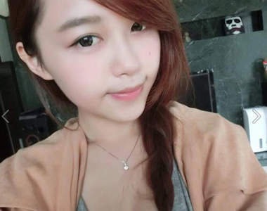 姜筠筠　漂亮的美麗人妻也有顆宅宅美人痣