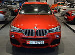 阿布達比《BMW X4》是紅的帥還是黑的酷呢? 阿布達比《BMW X4》是紅的帥還是黑的酷呢?
