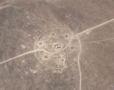 網友搜集「最神秘」Google Earth衛星照   這些謎之圖案究竟是....