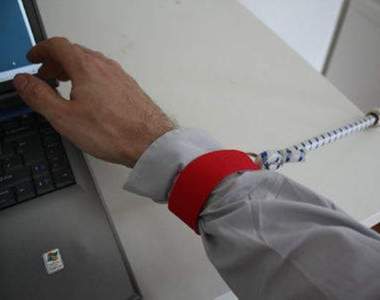 《辦公室內居然有手銬？》果然是黑心企業啊（誤）