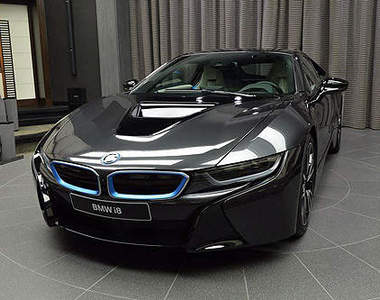 阿布達比《BMW i8》這樣不會太低調嗎?