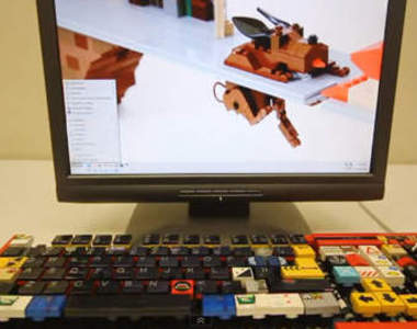 神老外自製《樂高PC鍵盤》 可以幫我做一台嗎www