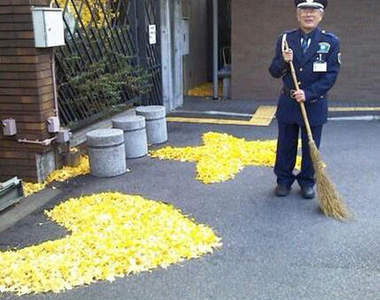 日本大學《掃地的警衛北北》其實你很想去迪士尼打工對不對~(笑)