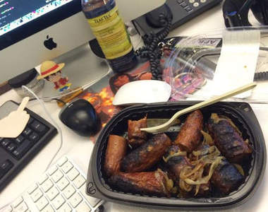 《美國上班族午餐》悲慘到讓人不禁笑了www