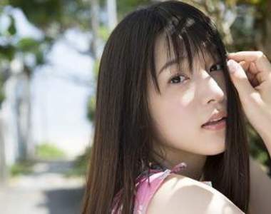 中二病六花聲優《內田真禮》第一本寫真集發售!