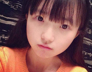 大陸童顏巨乳娘十早　發育超好的E罩杯美少女？