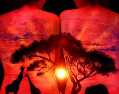 《人體螢光藝術》好像到了非洲草原呀～！