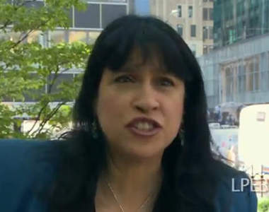 《世界上說話最快的女人》15秒講完一個故事