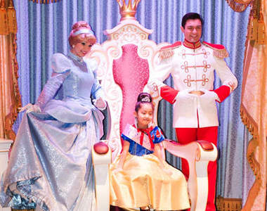 東京迪士尼樂園《公主體驗日》為什麼大人不能參加～～（哭鬧）