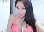 哀6奶機妹陳美琳 這樣夾既溫暖又不會折彎喔❤ 哀6奶機妹陳美琳 這樣夾既溫暖又不會折彎喔❤