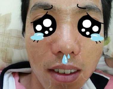 耶～《殭屍面膜》！？用了我也能拍陰屍路嗎？