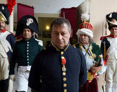 重現《拿破崙流放200年紀念》歷史迷們古裝相迎