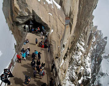 《世界上最危險的11條橋》還沒走腿就先軟了...