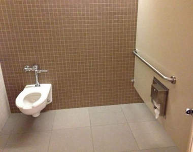 《傻眼廁所》不能好好的上嗎?