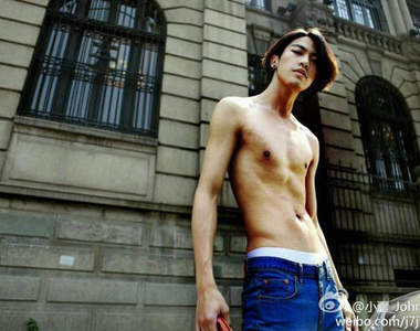 《男神送貨》超個性 仲尼Johnny 人氣直線上升中