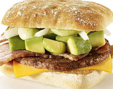 日本麥當勞新推《酪梨漢堡》理想與現實總是有那麼些差距ww