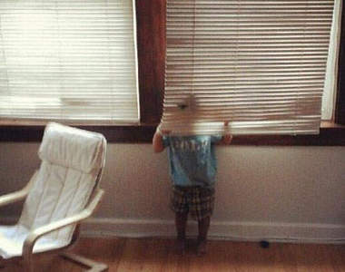 小朋友的《自以為躲貓貓》你看不見我～你看不見我～（念）