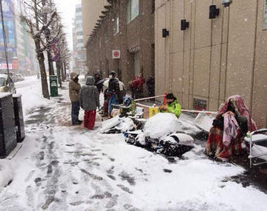 《蘋果福袋開箱》讓人冷死也要排隊的原因是？