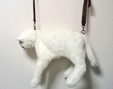 《超逼真貓咪包》欸欸你怎麼背著一隻貓咪出門啊 Σ(ﾟДﾟ)