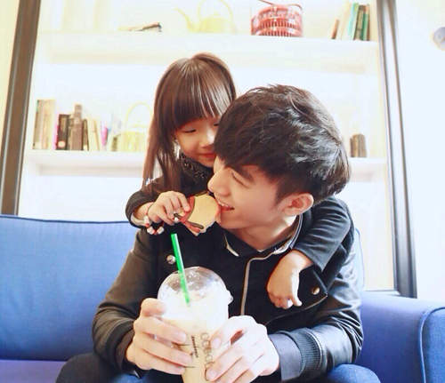 爆紅 差18歲兄妹 有這樣的帥葛格真好 Gt Lt