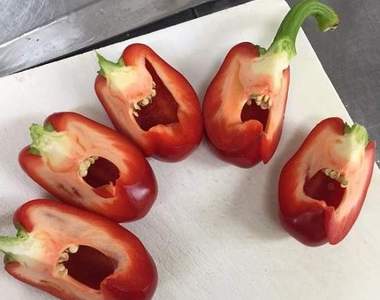 《地獄般的甜椒表情》嘗試把甜椒縱切之後會...？