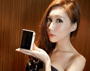 Carmen Chan　耳機發佈會上的正妹模特兒