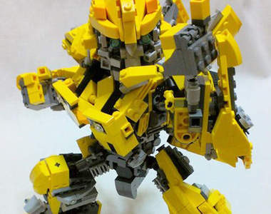 樂高大黃蜂　變形之後是會變成一塊大積木嗎？