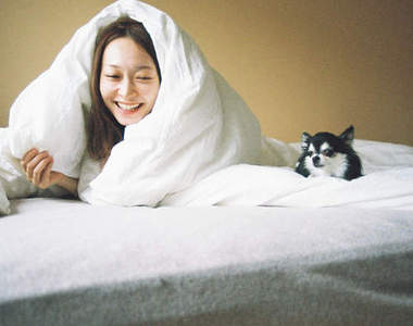 寫真集《起床女子》真實紀錄女孩們剛睡醒的自然表情