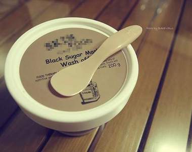 韓妝小撇步《用面膜棒畫眼線》任何道具在彩妝師手上都無敵阿