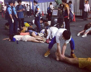 日本《女大生集體昏倒事件》超異常事態這揪竟是怎麼一回事？