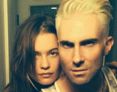 《魔力紅》主唱亞當換金髮造型 歌迷正習慣中