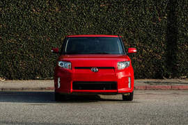 2015年式《Scion xB》多了什麼好料呢? 2015年式《Scion xB》多了什麼好料呢?
