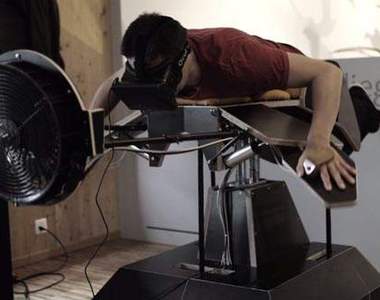 《Birdly》用頭戴立體顯示器Oculus Rift實現成為鳥的夢想(飛)