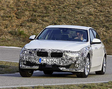 《BMW 3系列Plug-in Hybrid》原型車偽裝上陣