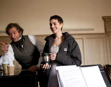 《悲慘世界》幕後照 一點都不悲慘究竟是?!