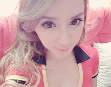 賈伊始　最性感爆乳車工露出腹肌幹黑手