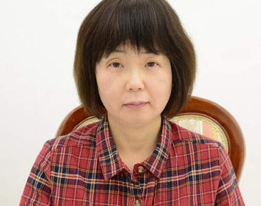 Coser認真幫媽媽變裝的結果　妝髮攝影修圖全出動