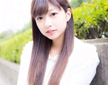 大貫彩香 性感的寫真女星也有顆宅宅美人痣