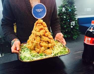 能擺又能吃的《炸雞聖誕樹》這下不只看的到更吃的到