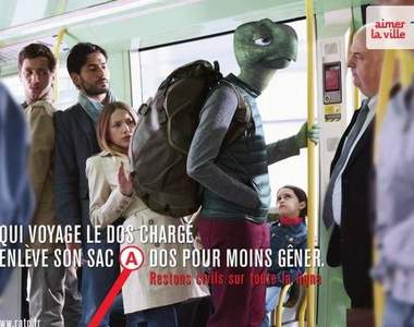 《搭乘公共交通工具禮儀》背後背包竟然是沒有禮貌的行為？！