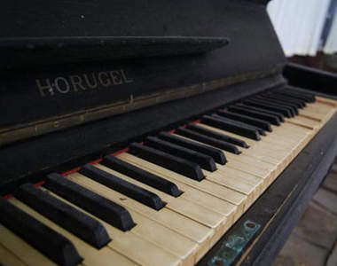 富士河口湖廢棄女子寮 這裡〝曾經〞住著年輕的學生妹...