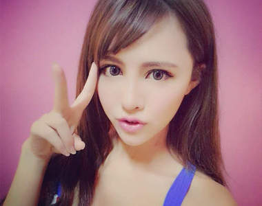 攝插妹薛沁兒　想當然是攝影加上插畫的意思啦