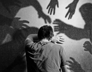 好可怕系列《網友們分享自己拍到的靈異照片》看見的當下應該很緊張吧