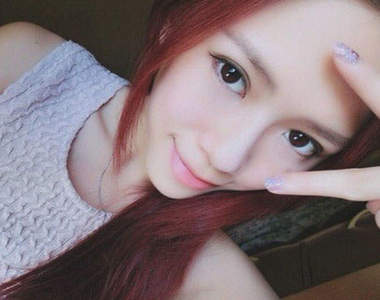 Jacquelyn Dee 大馬車模也有顆宅宅美人痣