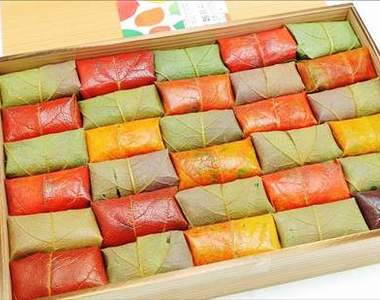 食慾之秋《日本奈良縣名產柿葉壽司》吃得到柿葉的清香(*´▽`*)