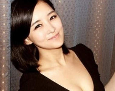 深溝美女《李樓菲》和八字奶吳仁惠有得拼(//▽//)