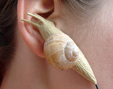 《獵奇設計飾品》這真的會...有人想戴上嗎？