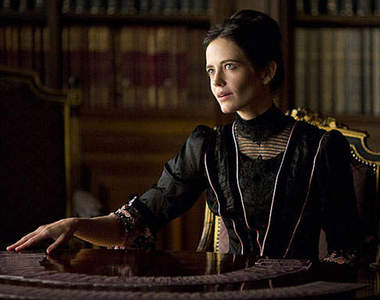 影集《Penny Dreadful》古裝Eva Green也是氣場十足