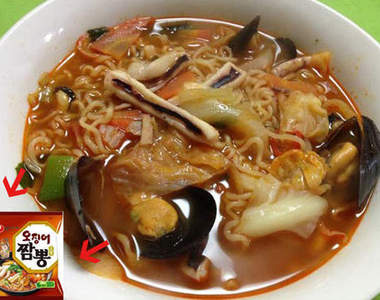 「跟包裝一樣」真的參考圖片煮出來的韓國泡麵～