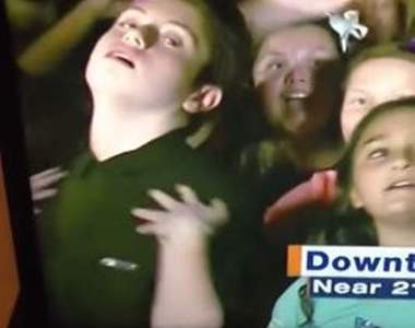 在鏡頭前《搔首弄姿的舞棍弟弟》想紅真的不用這樣